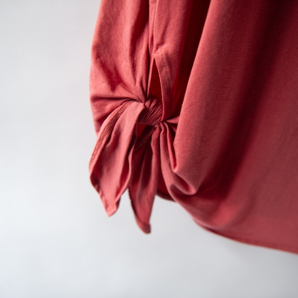 Fabletics Side Knot Workout Tank Tunic Top - Picture 3 of 10